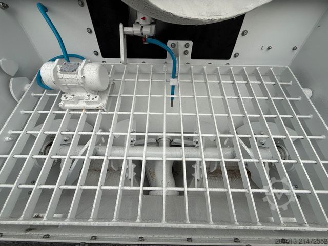 Xe bơm bê tông MERCEDES-BENZ Arocs 4146 8x4 PUMI SERMAC 4Z28