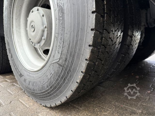 Xe bơm bê tông MERCEDES-BENZ Arocs 4146 8x4 PUMI SERMAC 4Z28