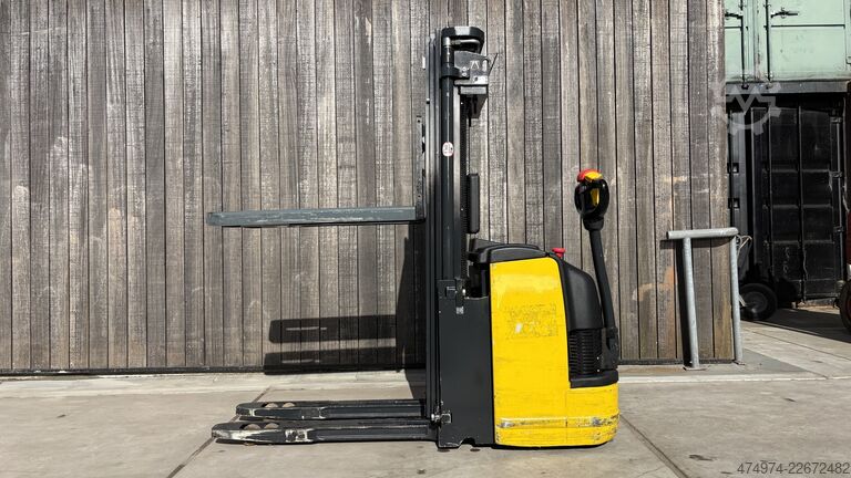Dobbeltdækker stabler med understøtning Komatsu CNI 14