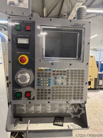 Centru de prelucrare vertical HAAS VF4-DHE