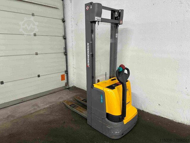 High Lift stacker Jungheinrich EJC 216