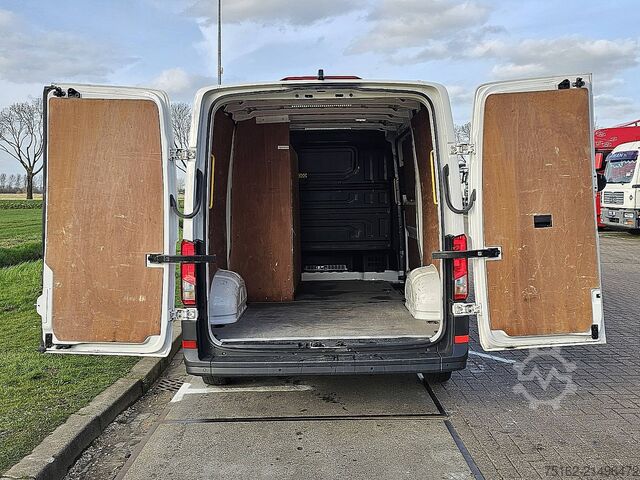 Универсал с высокой крышей VOLKSWAGEN CRAFTER 2.0 TDI 140 AUT. L2H1