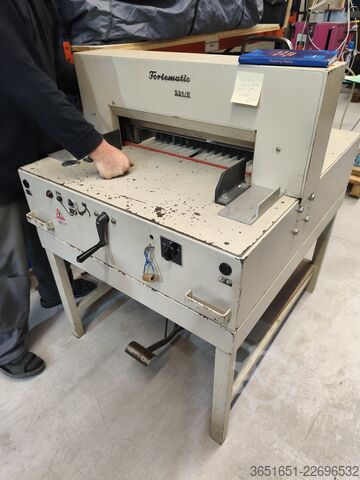 Memotong kertas Fortematic Papierschneidemaschine
