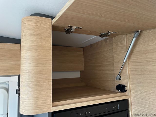 Polintegriran avtodom ADRIA Coral 60Y 670 DL JUBILEE*Sondermodell*