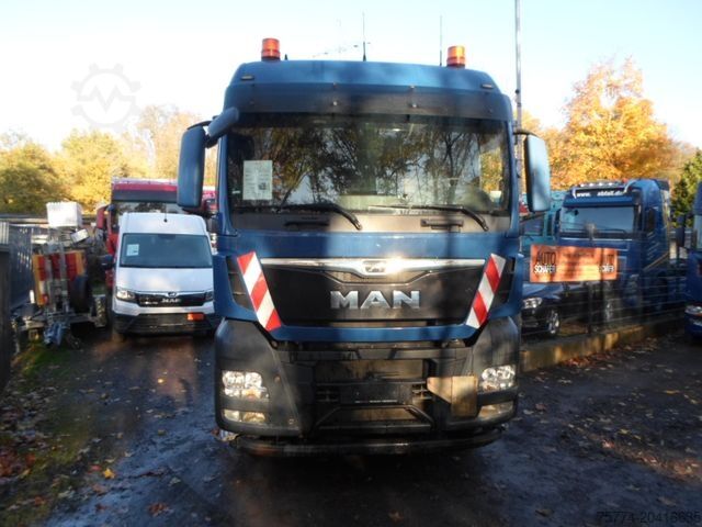Standardni vlačilec MAN TGX 18.500/ 4x4/HAD