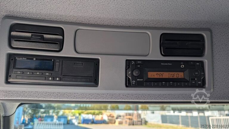 Ledusskapja kravas automašīna MERCEDES-BENZ Atego 1624 Kühlkoffer Thermo King