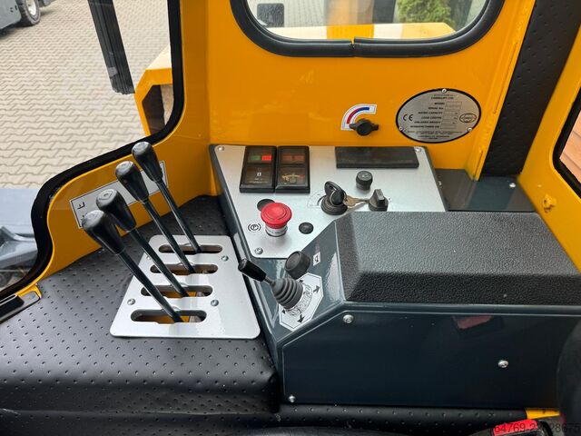 Stivuitor cu patru direcții Combilift C4000 /2008 /Diesel/ Only 6262 hours