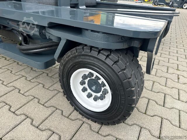 Stivuitor cu patru direcții Combilift C4000 /2008 /Diesel/ Only 6262 hours