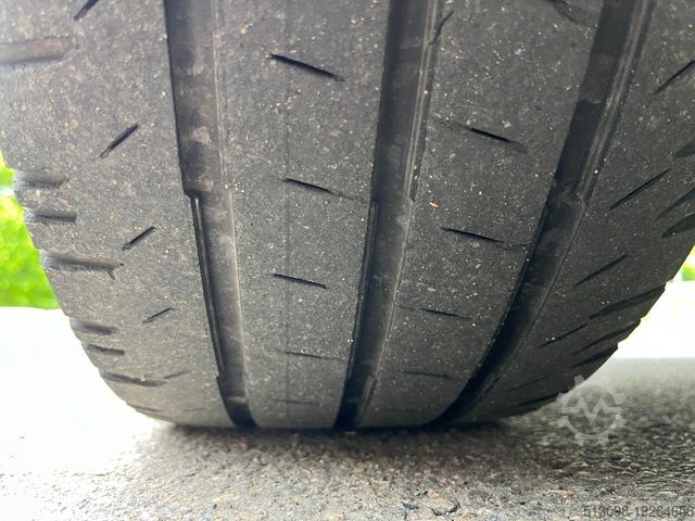 Curtain sider van VOLKSWAGEN CRAFTER PRITSCHE DoKa 4M. DIFF. SPERRE AUTOMATIK