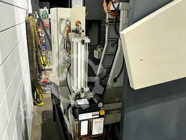 सीएनसी क्षैतिज मशीनिंग केंद्र Elumatec SBZ 130