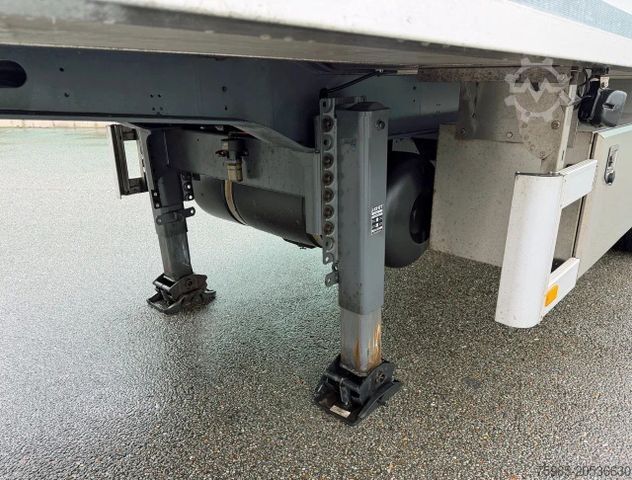 Reefer semitrailer  Heiwo HTF 1340 x 250 x 265 CARRIER MAXIMA 2x LIF