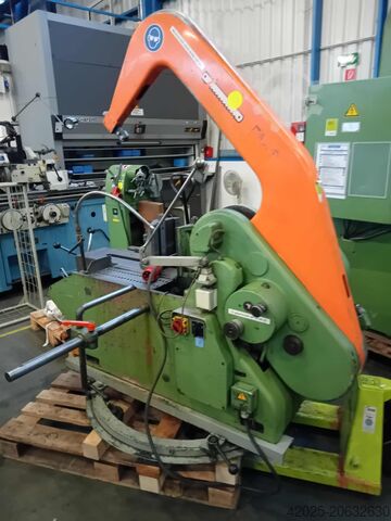 Gergaji besi dengan meja putar KASTO , 400