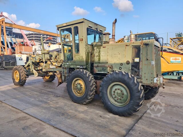 MÁY PHÂN ĐẤT ĐỘNG CƠ 130G Caterpillar 130G