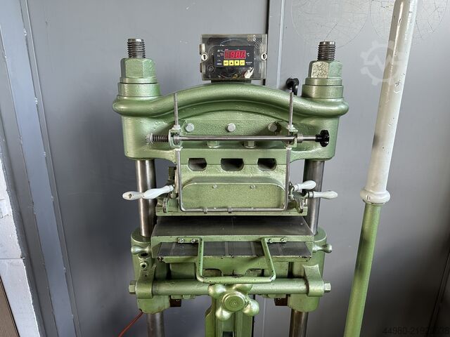 Heissfolien-Prägepresse Kniehebel Heissfolien-Prägepresse