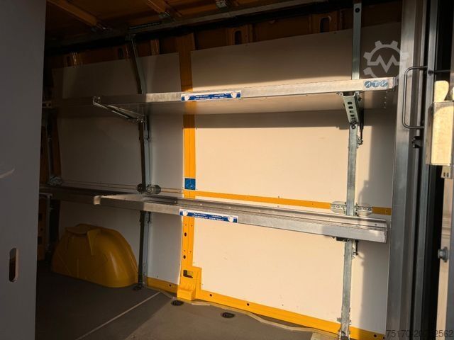 Van atap tinggi MERCEDES-BENZ eSprinter 312 DHL Regal KEP-Ausbau