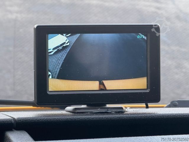 Hög tak skåpbil MERCEDES-BENZ eSprinter 312 DHL Regal KEP-Ausbau