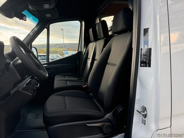 Hög tak skåpbil MERCEDES-BENZ Sprinter 317 CDI 3665 Klima AHK Kamera Fenster