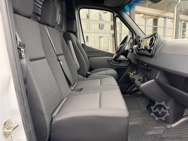 Skåpbil MERCEDES-BENZ Sprinter 319 CDI 4325 LED MBUX SHZ AHK