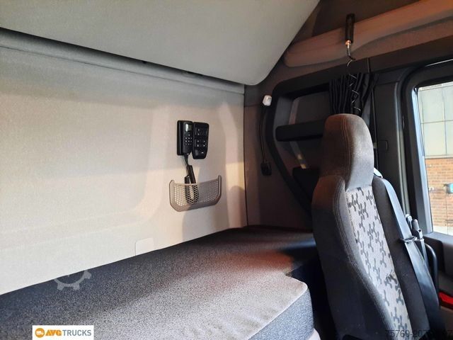 Standard dragbil SCANIA R 460 2-KreisHydr.+Kipphebel Retarder 2xTank