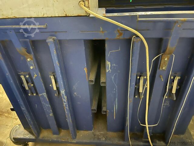 Presse à balles Strautmann MK 700