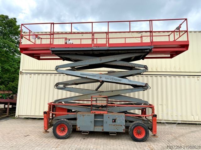 Nền tảng làm việc Skyjack SJ9250RT 4x4 / 17.2 Meter / 2015 BJ