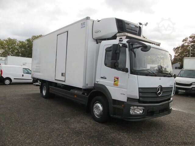 Camión frigorífico MERCEDES-BENZ Atego 1218*2xCarrier Kühlkoffer 6.18m*LBW*