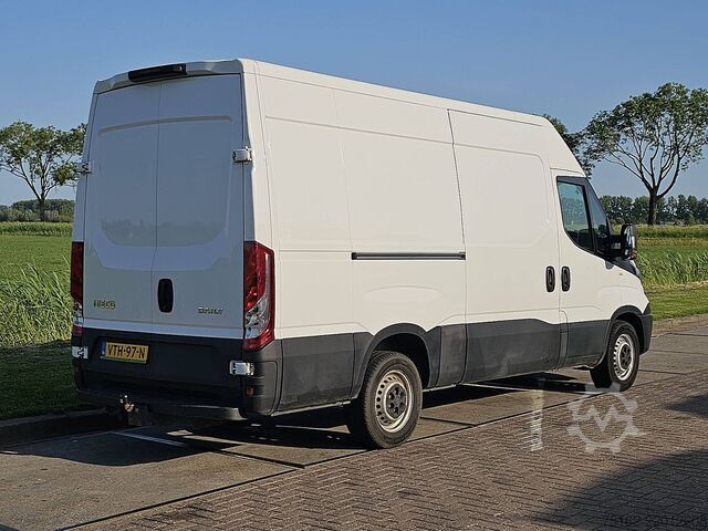 ऊंची छत वाला स्टेशन वैगन IVECO DAILY