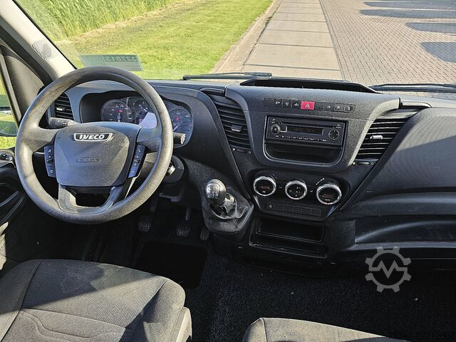 ऊंची छत वाला स्टेशन वैगन IVECO DAILY