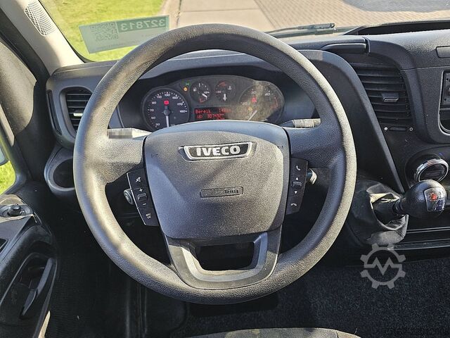 ऊंची छत वाला स्टेशन वैगन IVECO DAILY