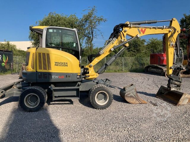 Bager na kotačima Wacker Neuson EW65