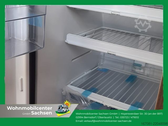 Xe cắm trại DREAMER Select Living Van