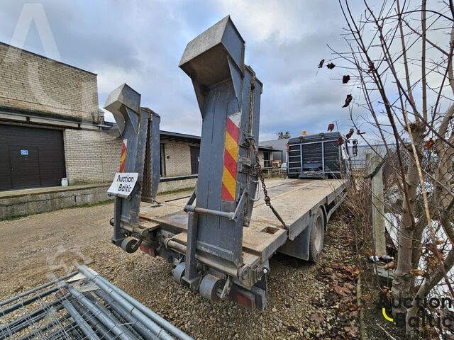 Bergungsfahrzeug Mercedes-Benz 1831