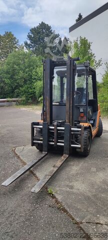 4吨前移式叉车，2778小时工作时长。 Still R70-40