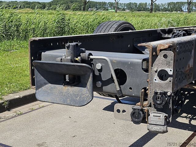 Chassis with cab DAF XF 480 6X2 FAN WB530