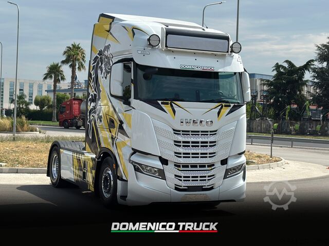стандартен влекач Iveco S-WAY 570