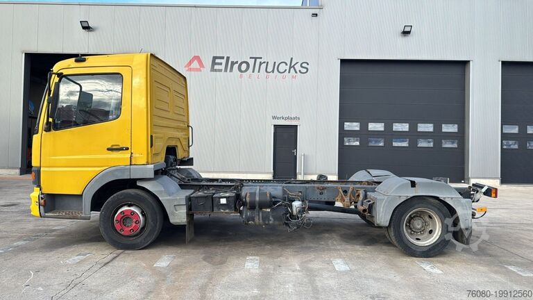 Fahrgestell mit Fahrerhaus Mercedes-Benz Atego 815 (BOITE MANUELLE / MANUAL GEARBOX)