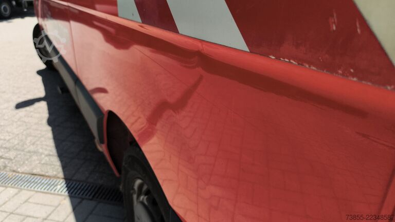 منصة عمل جوية محمولة على شاحنة Renault Master France Elevateur 142TPFi
