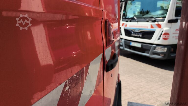 منصة عمل جوية محمولة على شاحنة Renault Master France Elevateur 142TPFi