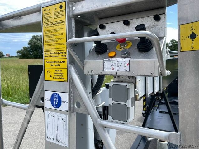 Zvedací plošina Denka-Lift DL 30