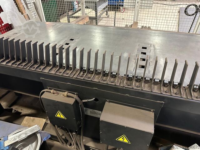 Alimenteur automatique de tôle Mazak EMC3015