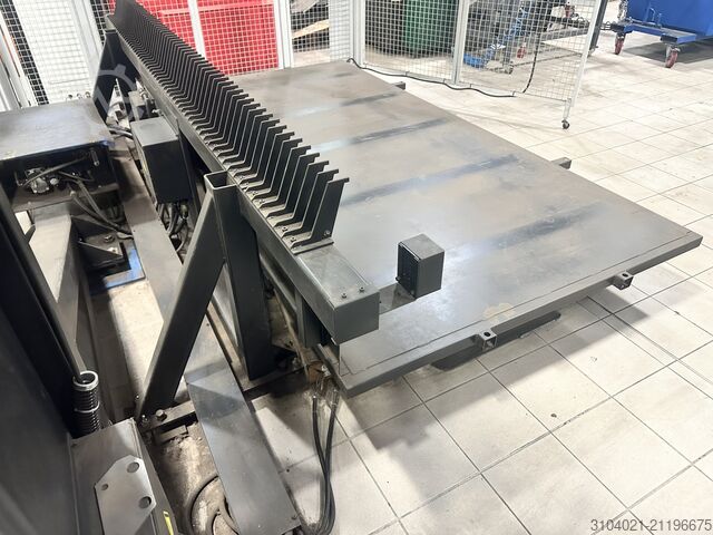 Alimenteur automatique de tôle Mazak EMC3015
