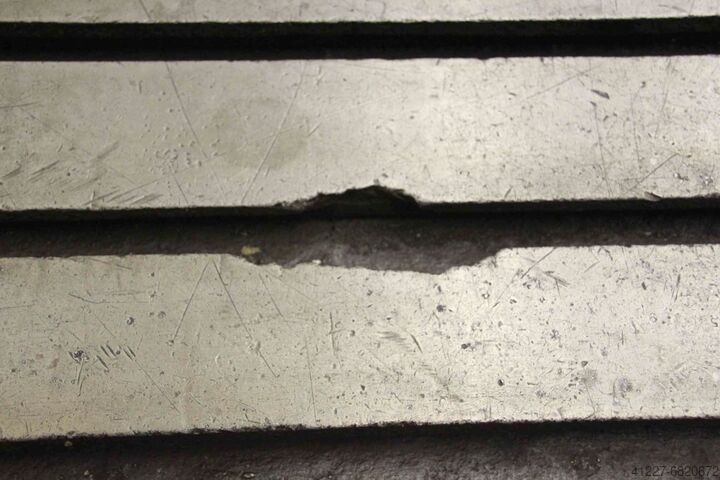 Szorítólemez T-résszel unbekannt 1350/1150/H825 mm