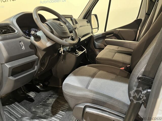 รถบรรทุกพื้นเรียบแบบดับเบิ้ลแค็บ Nissan INTERSTAR L3 145 PK / Open Laadbak / Dubbel Cab...