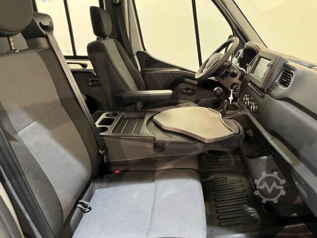 รถบรรทุกพื้นเรียบแบบดับเบิ้ลแค็บ Nissan INTERSTAR L3 145 PK / Open Laadbak / Dubbel Cab...