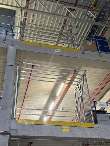 Pallet transfer station Stow Sicherheitsschleuse
