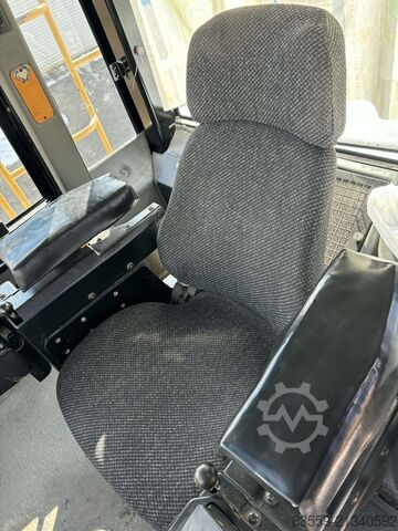 جرافة ذات عجلات Caterpillar 988H