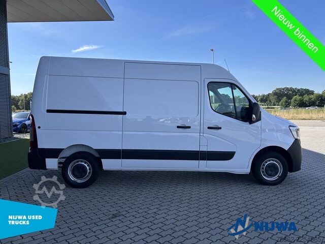 รถสเตชั่นแวกอนหลังคาสูง Renault Master T33 135 L2H2 Navigatie + Trekhaak