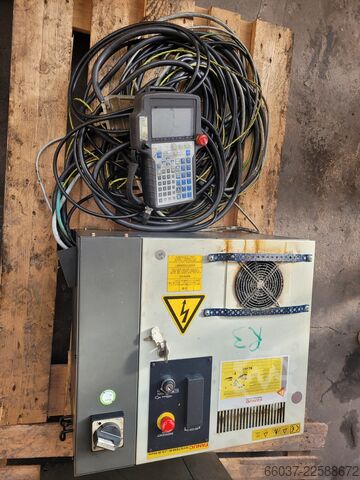 3 промислових робота Fanuc Ltd LR Mate 200iB 3L