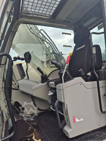 Гасеничен багер LIEBHERR Liebherr R924 Compact Litronic*Top Zustand*Klima