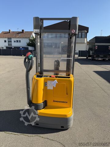 Palletstapelaars Jungheinrich EJC 110 4.3m/ 691h/ 2020y